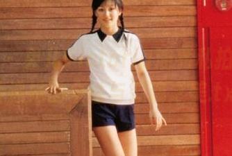 嗲囡囡 – 果儿Victoria油亮私拍套图，传递她的个性与灵魂之美.txt