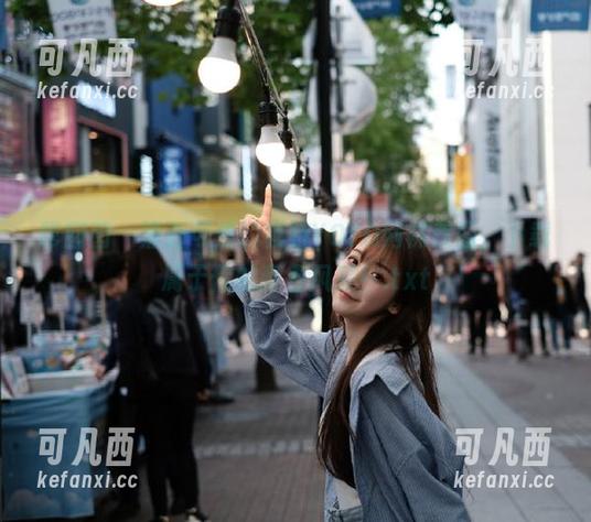 嗲囡囡 - 清新可爱的模特YOYO网袜美图，下载属于你的青春风采！.txt