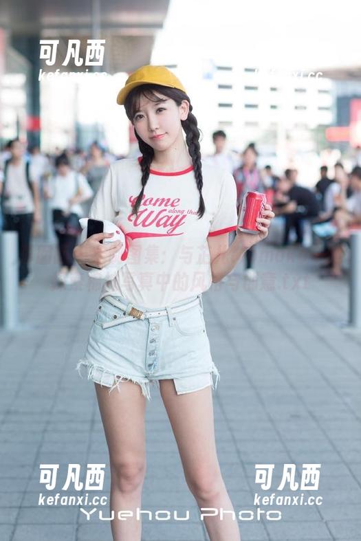 嗲囡囡 - 定制图集：与芷儿Momoko一起探索棉袜写真中的风格与创意.txt