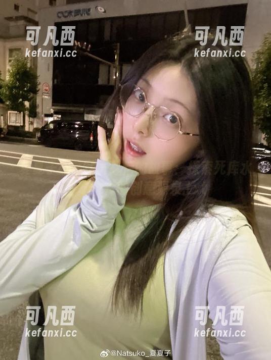 夏夏子cos写真背后的故事：探索死库水主题图片的创意源泉.txt