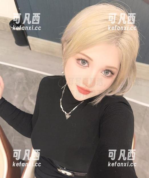 夏鸽鸽不想起床猫耳写真精选，网盘提供多款白黑风格高清作品下载.txt