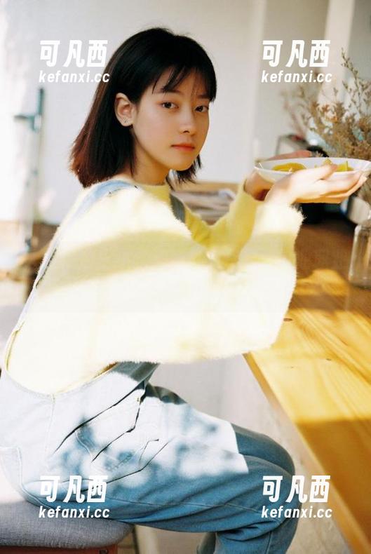 大生模拍 - 小池职场魅力尽显：专业职业装壁纸合集，适合各类职业女性.txt