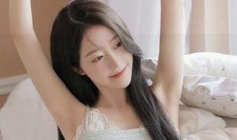 大生模拍 – 藏在镜头背后的女孩——小雨兔女郎私拍合集.txt