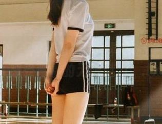 头条女神 – 周思超奶牛写真作品全新更新，感受青春的无限魅力！.txt