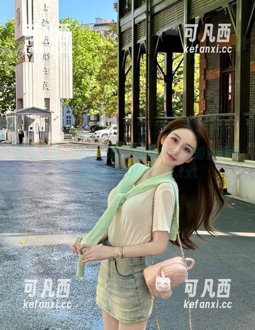 头条女神 - 图片记录下周熙妍女孩的独特气质，带你走进她的世界.txt