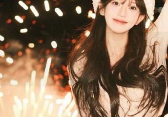 头条女神 – 易阳的写真合集全在网盘中，跟上潮流，找到你的莫妮卡！.txt