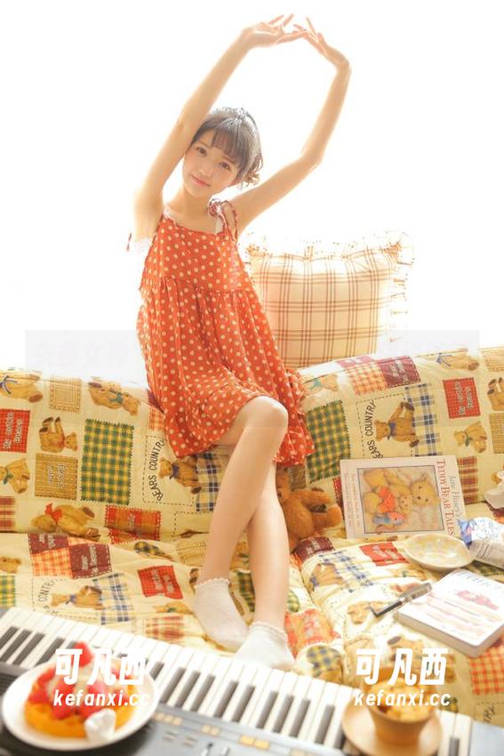 头条女神 - 精美高清写真集：萌琪琪的镂空作品，艺术与情感的交融.txt