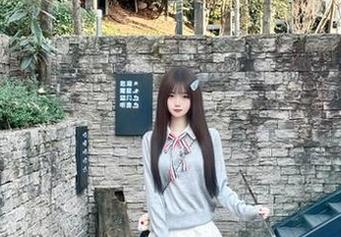 妖精社 – 免费分享：柒子温柔写真照片，带你领略艺术与生活的交融.txt