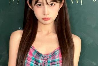 姜仁卿(강인경)灰丝写真新篇章，带你下载原图感受独特魅力！.txt