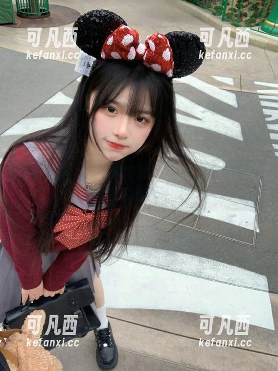 视觉盛宴：欣赏宋哈娜(송하나)全套写真中的套装搭配.txt