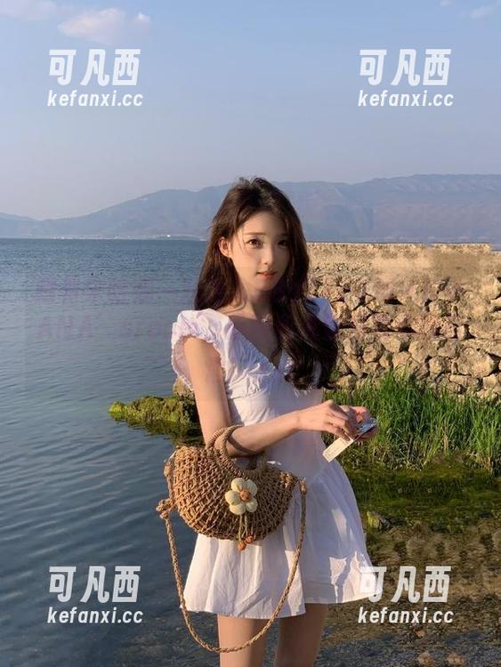 跟着宋哈娜一起进入BBUTTERMILK-HANA’sroom，原图和资源照亮你的日常！.txt
