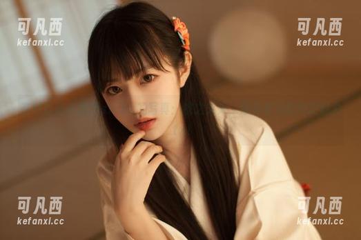 在线欣赏小鹿鹿shika的写真：桃之夭夭，感受春天的绚烂魅力.txt