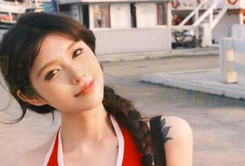 尤果网 – 周心情的美脚在线写真资源：尽情享受时尚与艺术的碰撞.txt