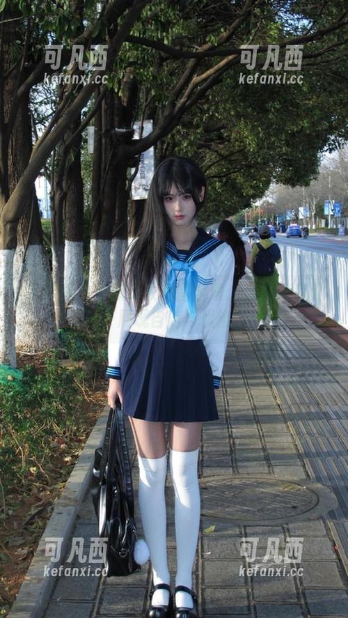 尤果网 - 小欧泳衣美图合集：透视清凉夏日，展现自信与优雅.txt