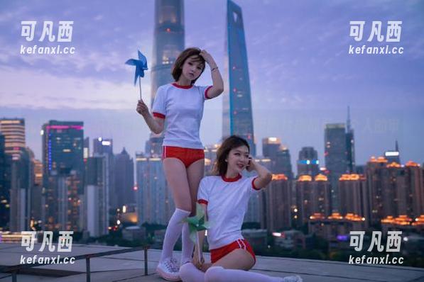 尤果网 - 一组精彩的网袜写真，李思宁用图片挑战每一个人的审美底线！.txt