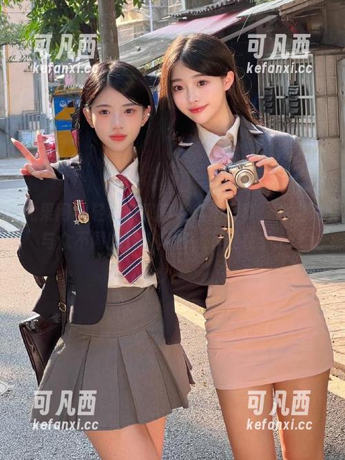 尤果网 - 轻松获取李焱自拍写真，体验她与众不同的迷人风格，下载在手.txt