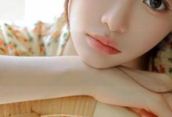 尤果网 – 让我们一起观看米妮的礼服作品，捕捉优雅的时尚灵感.txt