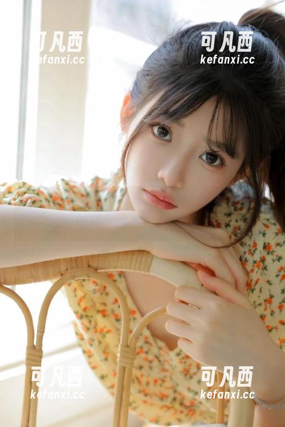 尤果网 - 让我们一起观看米妮的礼服作品，捕捉优雅的时尚灵感.txt