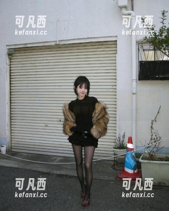 尤果网 - 赵伊彤的私拍写真：豹纹背后隐藏的故事与风情.txt