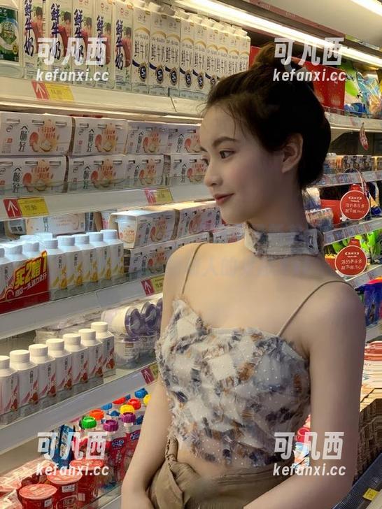 尤果网 - 透明之美，金美子最新美图更新，捕捉每一瞬动人的灵感.txt