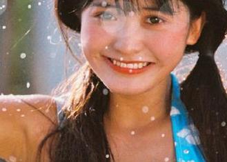 尤果网 – 翻阅霓梓心的JK写真，美图里每一张都诉说着不一样的故事.txt