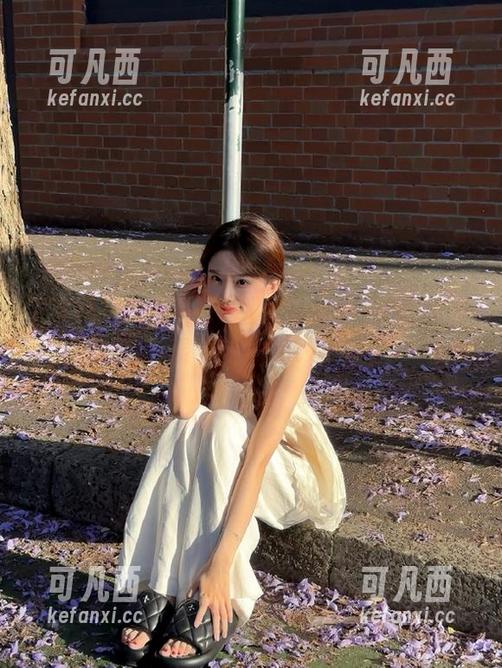 尤果网 - 细品靳宝高清女仆作品，感受她的灵动与深情.txt