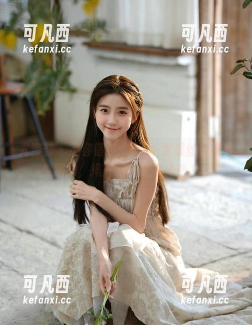尤蜜荟 - 不容错过：Egg-尤妮丝白裙写真图册，揭开她的优雅秘密.txt
