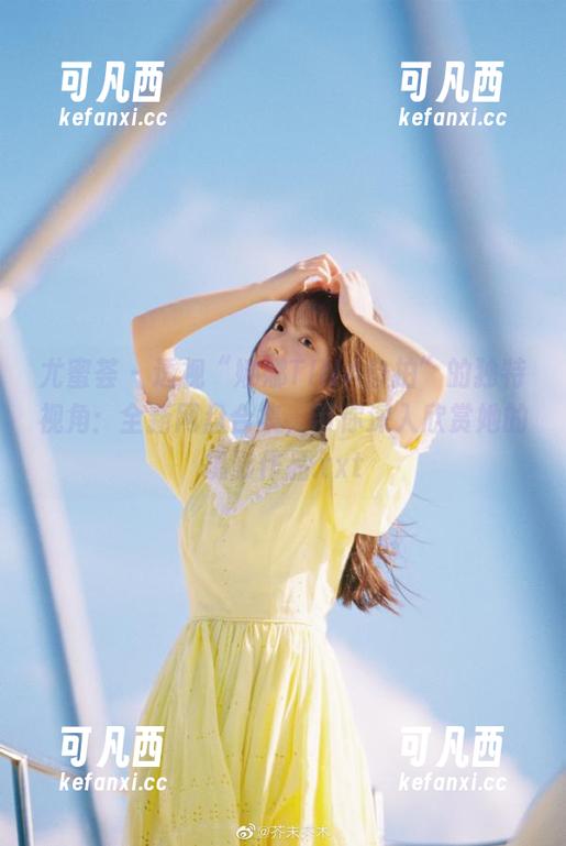 尤蜜荟 - 透视“娜娜TINA自拍”的独特视角：全新网盘合集，带你深入欣赏她的摄影作品.txt