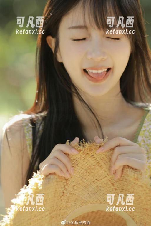 尤蜜荟 - 最新更新！探索小尤奈棉袜写真合集中的多种时尚灵感！.txt