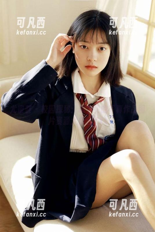尤蜜荟 - 校园探秘：谭小灵的写真作品图片资源大集合.txt