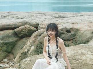 探索岛田云溪的白裙魅影：精彩原图合集一次看个够！.txt