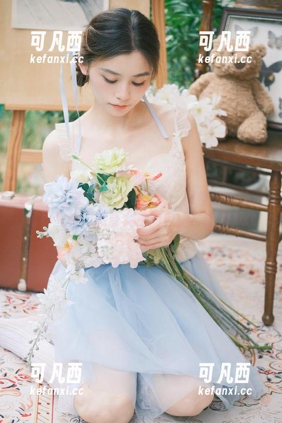 想要个公主抱的内衣诱惑：图集展现多元写真风格，感受女生的自信与魅力.txt