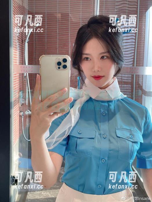 探索抖娘利世的豹纹世界：美丽的cos照片带你走进时尚殿堂.txt