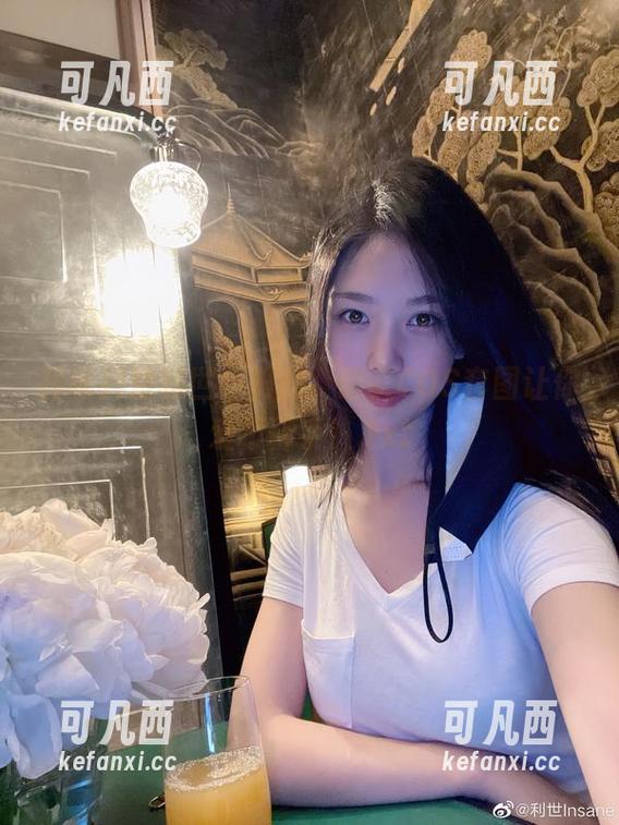 探秘抖娘利世小树林，超美COS套图让你爱不释手！.txt