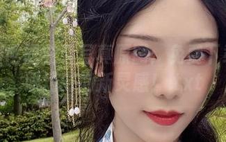 抖娘利世职业装写真原图：免费下载你的职场时尚新灵感！.txt