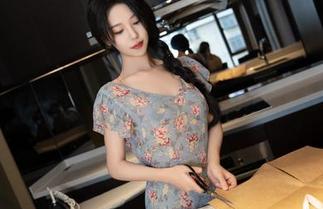 邻居家的奇妙发现：抖娘利世忘带钥匙后创作的图集资源！.txt