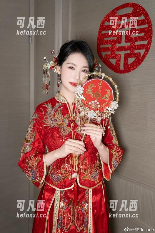 抖娘利世高清户外作品在线发布，展现自然与人文的完美结合.txt