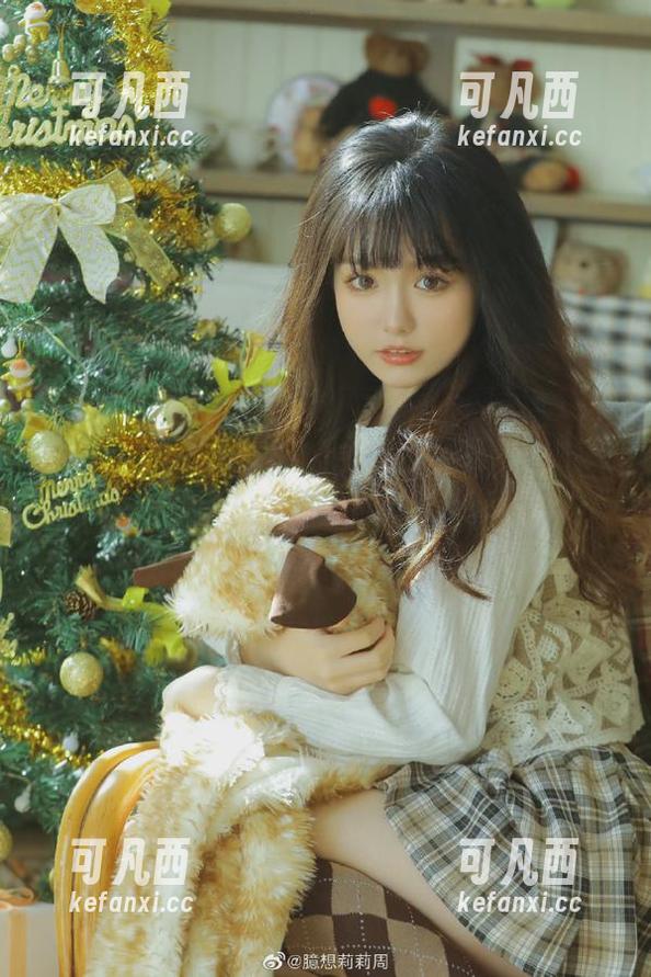 抱走莫子aa与校园的美丽邂逅：福利写真让你见证青春的绚烂.txt
