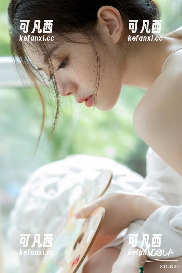 推女神 - 优雅与时尚的融合：欧阳妮娜娜礼服美图与壁纸下载.txt