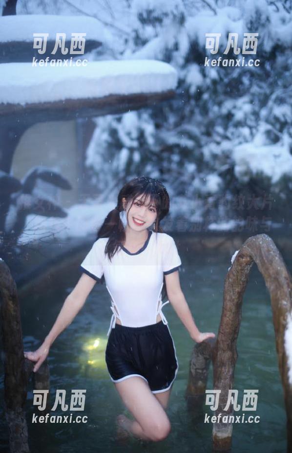 推女神 - 无圣光感受下的艾小青豹纹大片，图包中的每一帧都散发着别样的韵味与气息！.txt