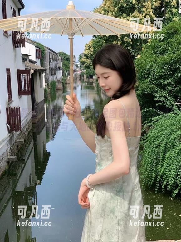 星颜社 - 心妍小公主裸足图包精选：尽情享受她与大地的亲密接触.txt