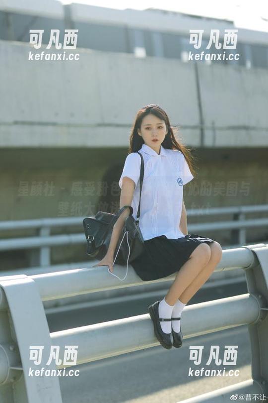 星颜社 - 感受粉色魅力：潘思沁的美图与壁纸大放送，让你心动.txt