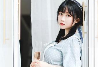 小女巫写真合集！让“是依酱吖”带你体验不一样的奇幻时光之旅！.txt