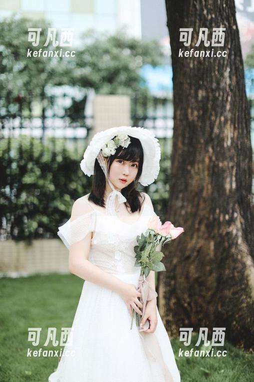 一探究竟“是依酱呀修女”写真套图资源，感受她的优雅与迷人气质！.txt