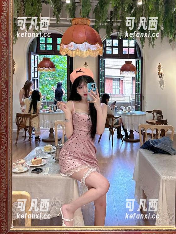 微密圈 - 是可馨耶红毛衣霸气侧漏图包上线，原图细节捕捉，让你感受不一样的时尚魅力！.txt