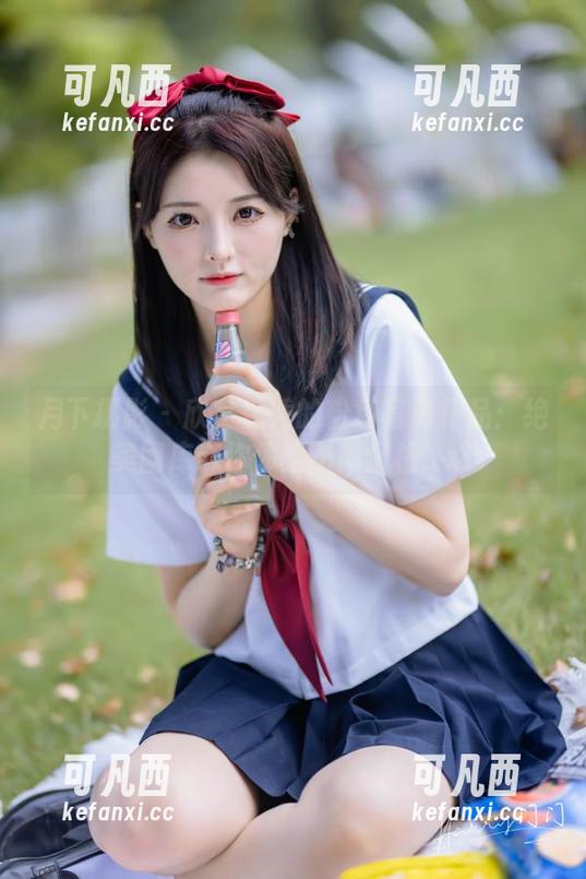 月下摄影 - 欣赏秀秀的粉色写真作品：绝美图库带你体验不同风格.txt