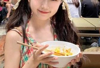 月下摄影 – 一键查看茜茜万圣节在线图集，鬼魅来袭，惊喜不断！.txt