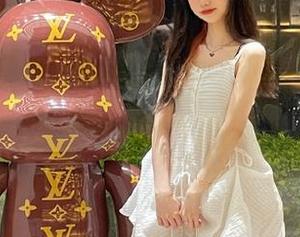 校服之美：木棉棉OwO独特视角下的图集资源大揭晓.txt