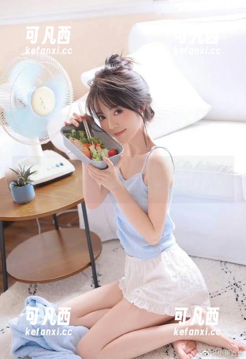 微密圈 - 果儿Victoria精彩浴室足球合集，分享瞬间的激情与无限创意.txt