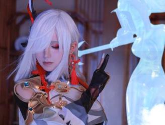 天台上的桜满三时：全套写真作品展现春意盎然.txt